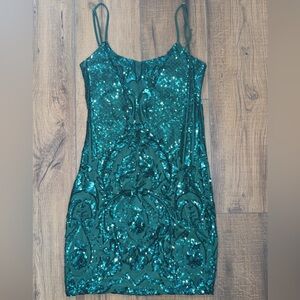 Lucy in the Sky mini emerald green dress